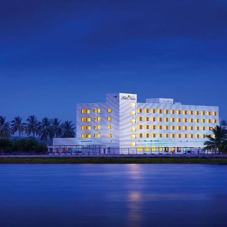 Hotel Naveen Lakeside Hubli Kültér fotó