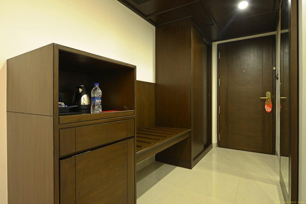 Hotel Naveen Lakeside Hubli Kültér fotó
