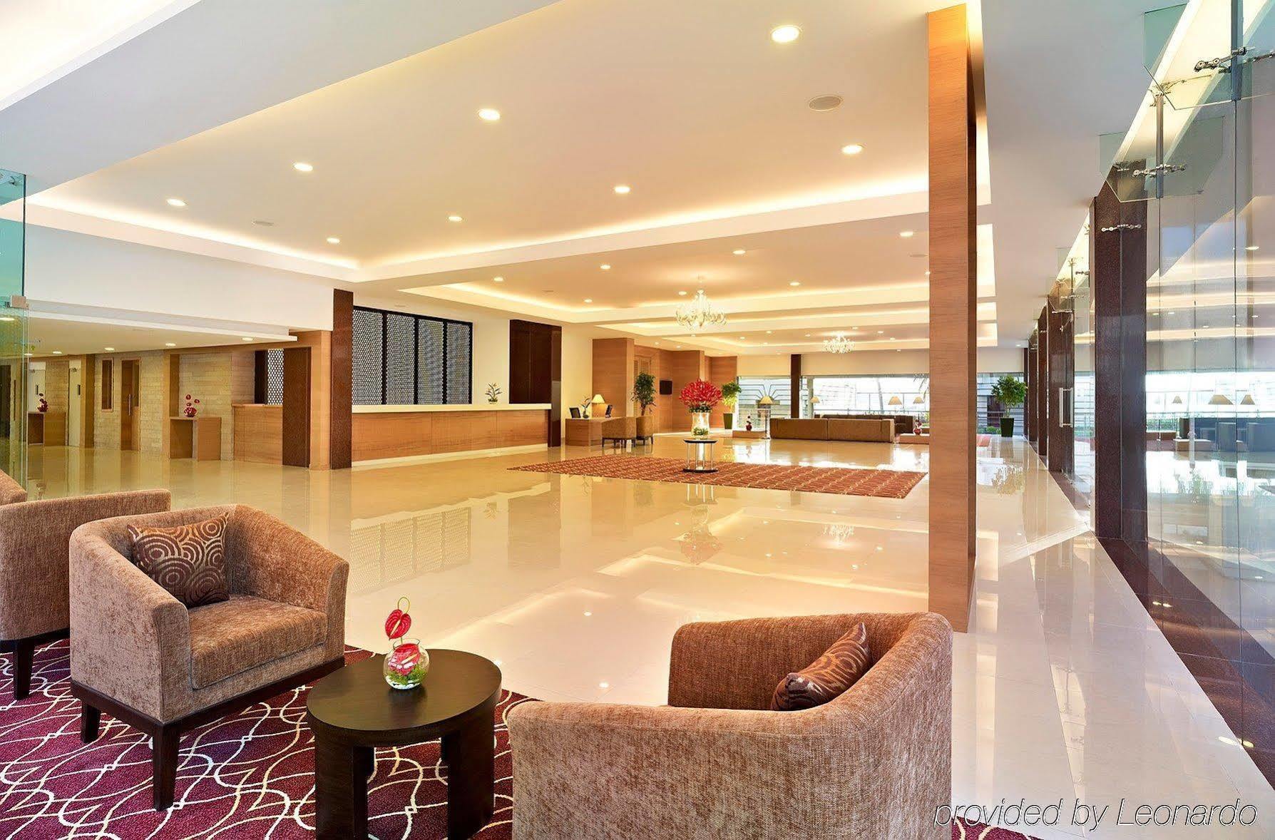 Hotel Naveen Lakeside Hubli Kültér fotó