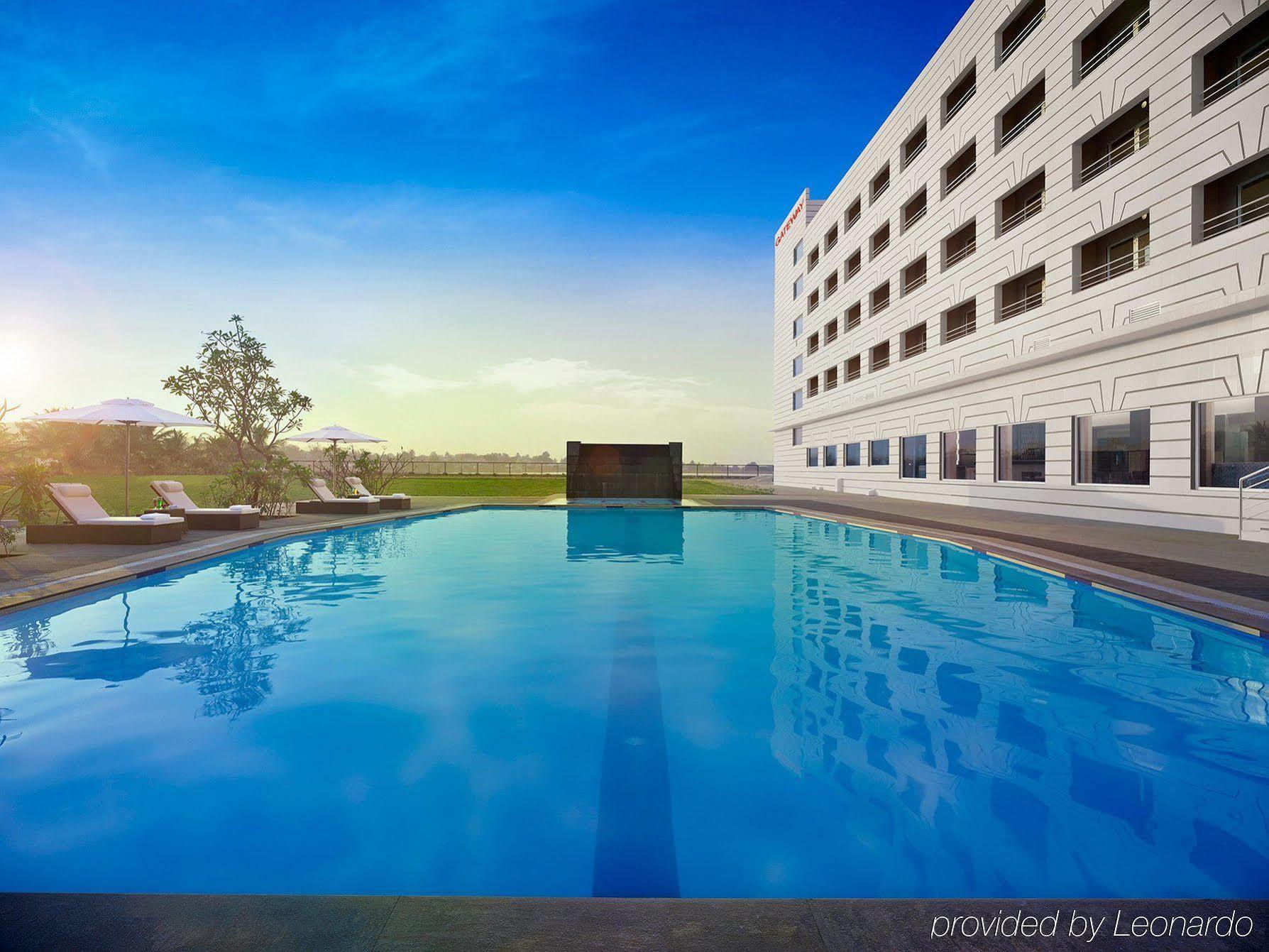 Hotel Naveen Lakeside Hubli Kültér fotó