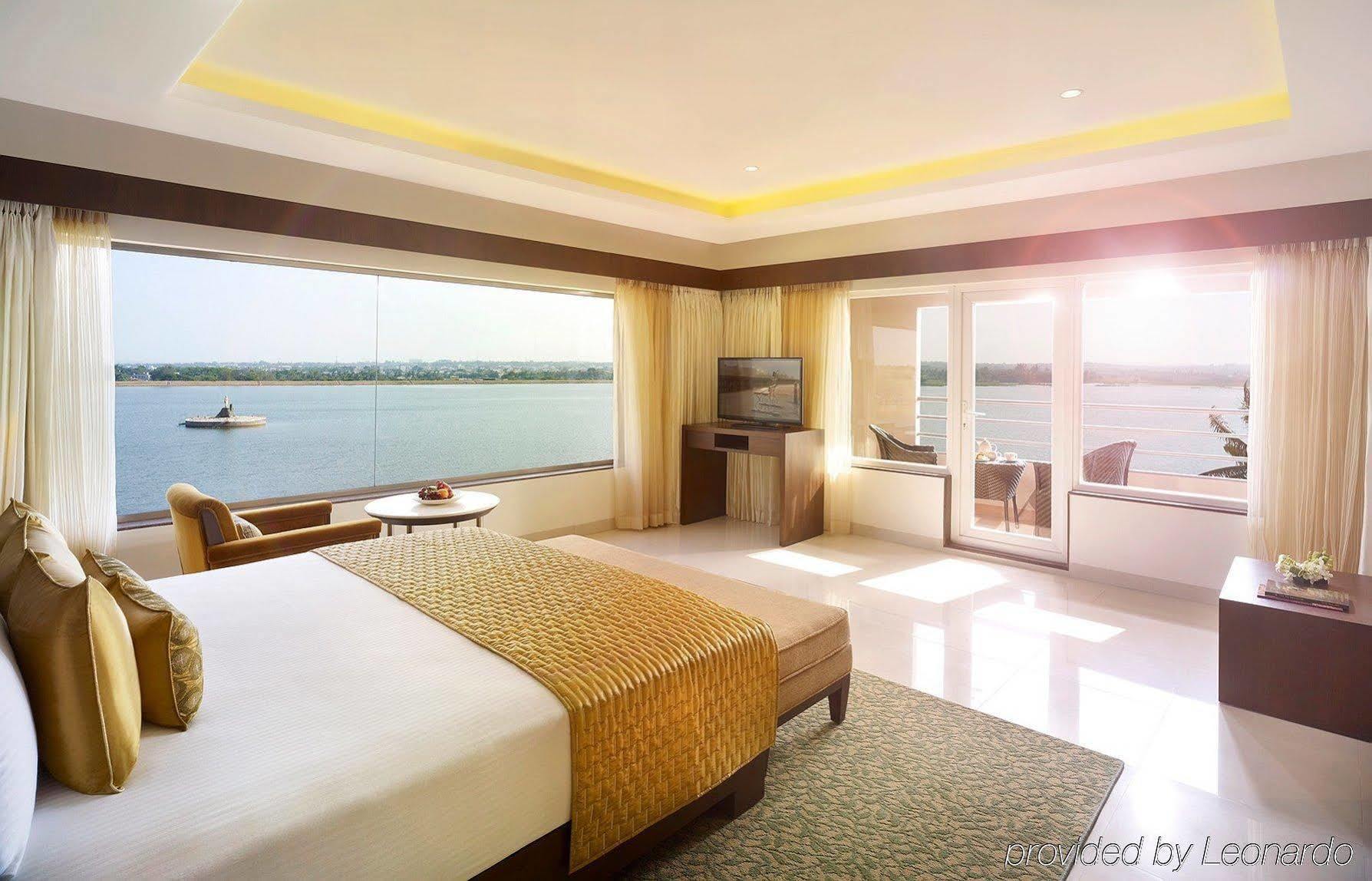 Hotel Naveen Lakeside Hubli Kültér fotó