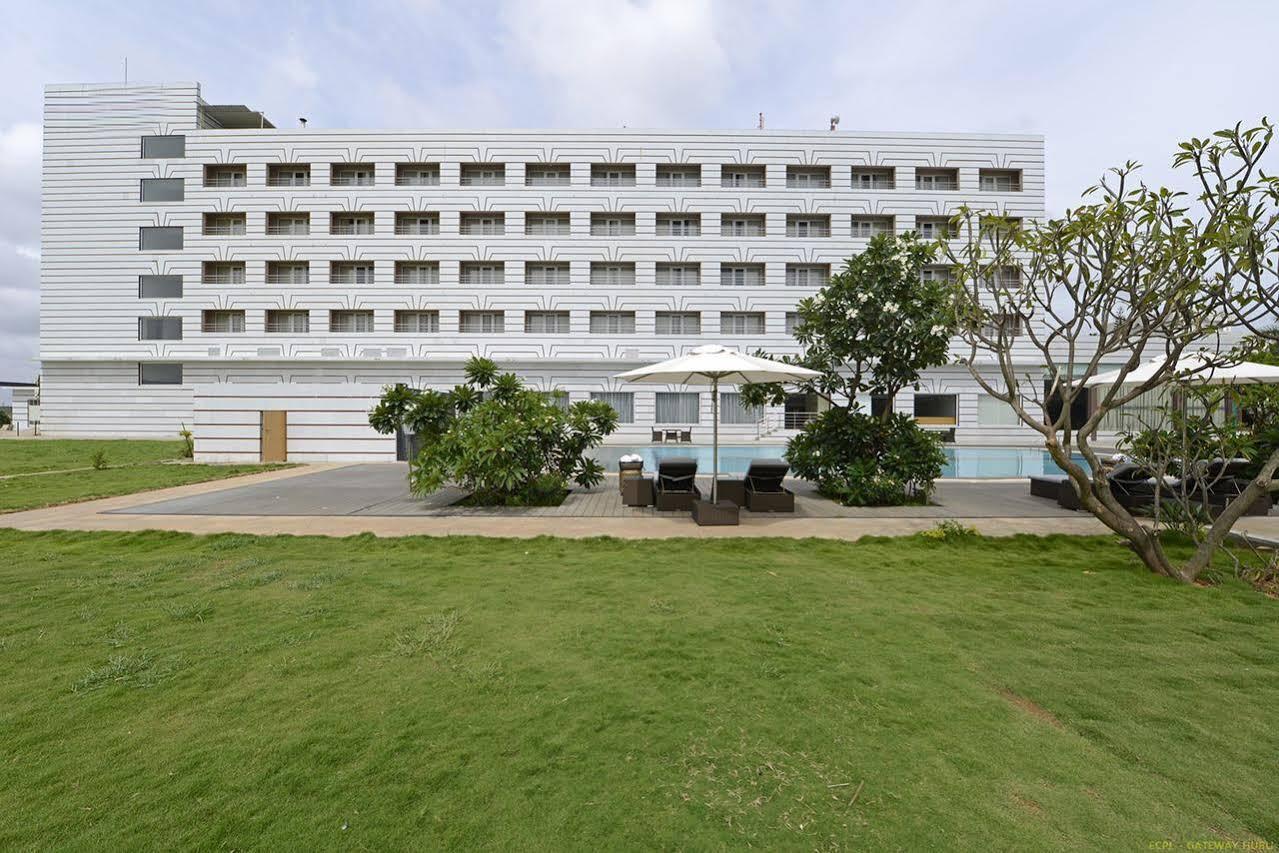 Hotel Naveen Lakeside Hubli Kültér fotó