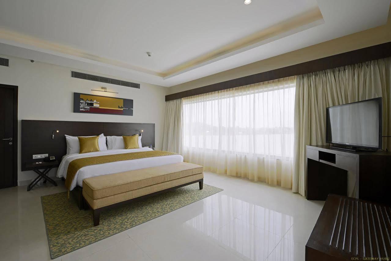 Hotel Naveen Lakeside Hubli Kültér fotó