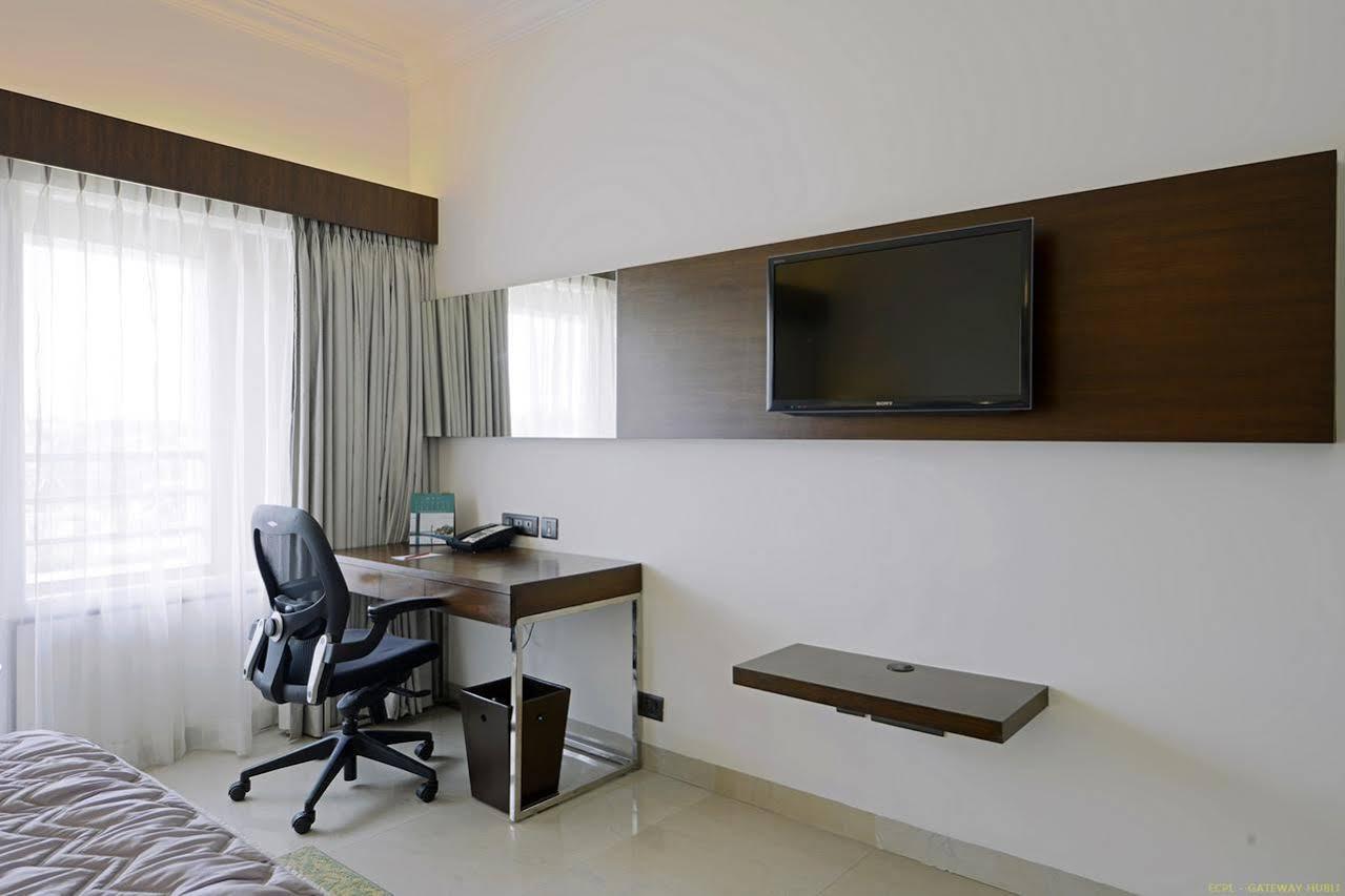 Hotel Naveen Lakeside Hubli Kültér fotó