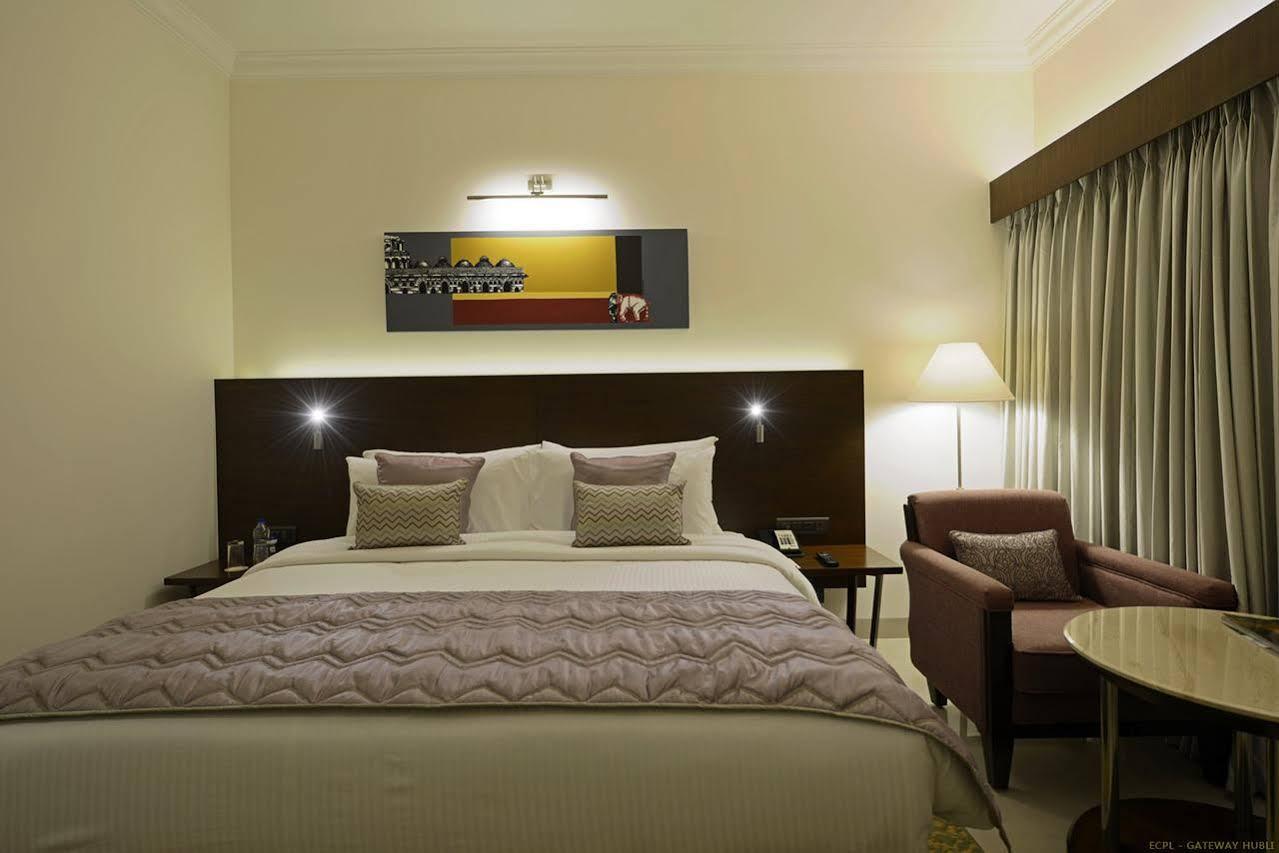 Hotel Naveen Lakeside Hubli Kültér fotó