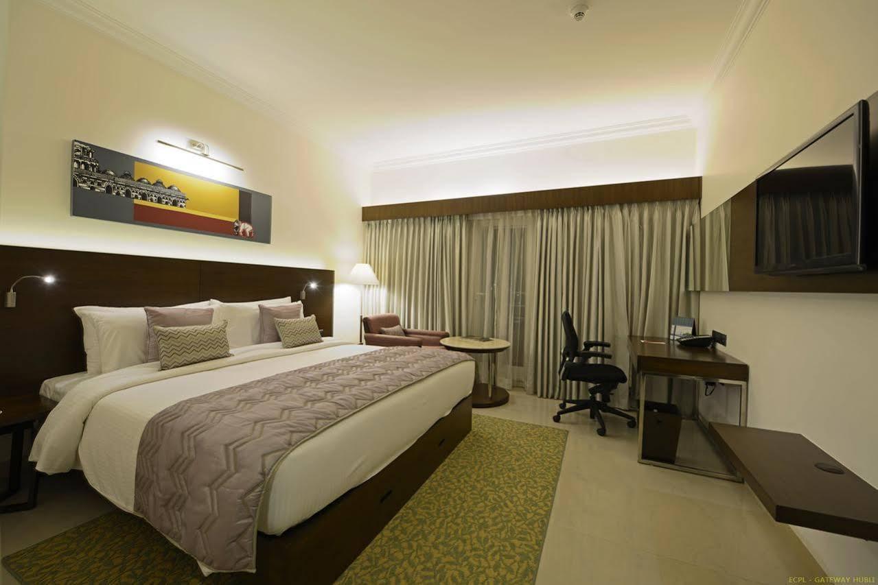 Hotel Naveen Lakeside Hubli Kültér fotó